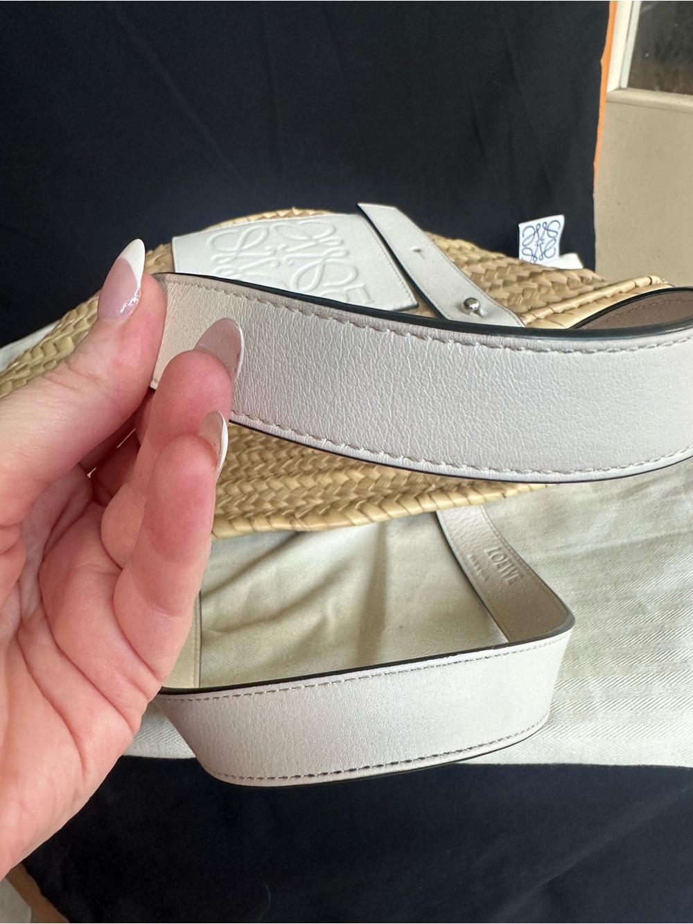 ✨Excellent Condition/Natural Woven Straw Tote with White Leather Trim Small✨ - Picture 3 of 15